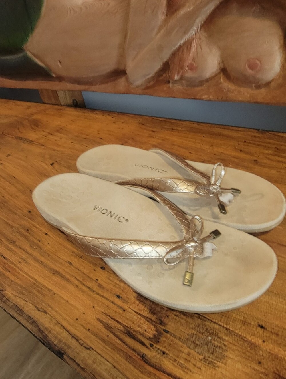 Vionic Bella Size 12 Metallic Rose Gold Bow Thong Sandals